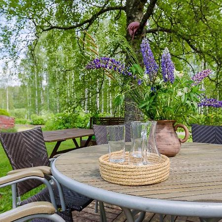 Poppelstrand Nuuksio, Pet Friendly Guest Apartment Exterior foto